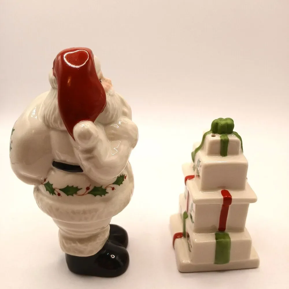 The Lenox Hosting the Holidays Bakeshop Santa Salt and Pepper Shakers New in Box